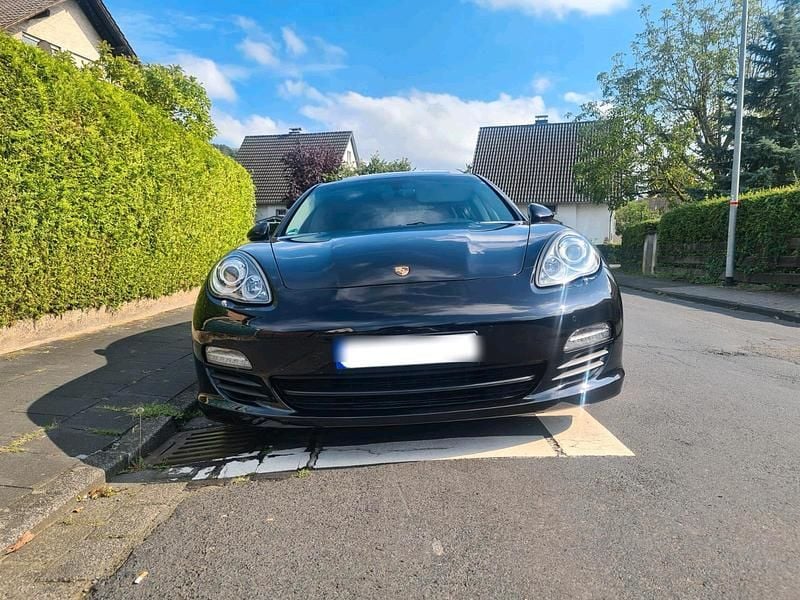 Gebraucht Porsche Panamera 250 PS (183 kW) 2012 Schwarz Kleinwagen