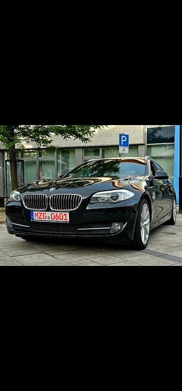 Schwarz Gebraucht 2010 BMW 530 Kombi | 14.800 € (Teuer) - Bild 1/4