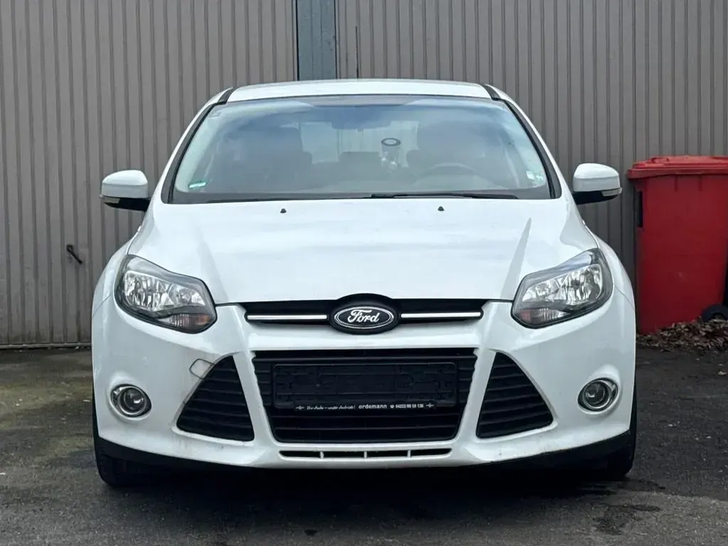 Usata Ford Focus Champions Edition 101 CV (74 kW) 2013 Bianco Berlina