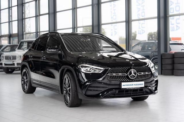 Kosmosschwarz Gebraucht 2020 Mercedes GLA200 Business SUV | 33.980 € (Etwas zu teuer) - Bild 1/4