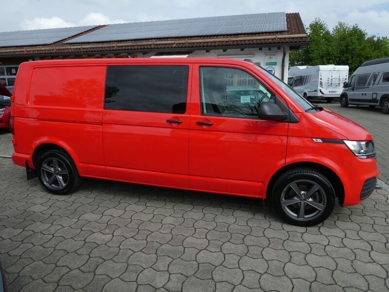 Gebraucht VW T6.1 150 PS (110 kW) 2020 Verkehrsrot Van