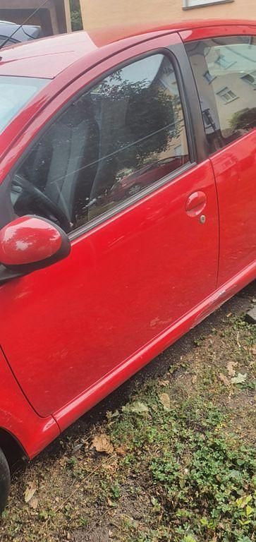 Rot Gebraucht 2009 Toyota Aygo Cool Kleinwagen | 1.600 € (Guter Preis) - Bild 1/4