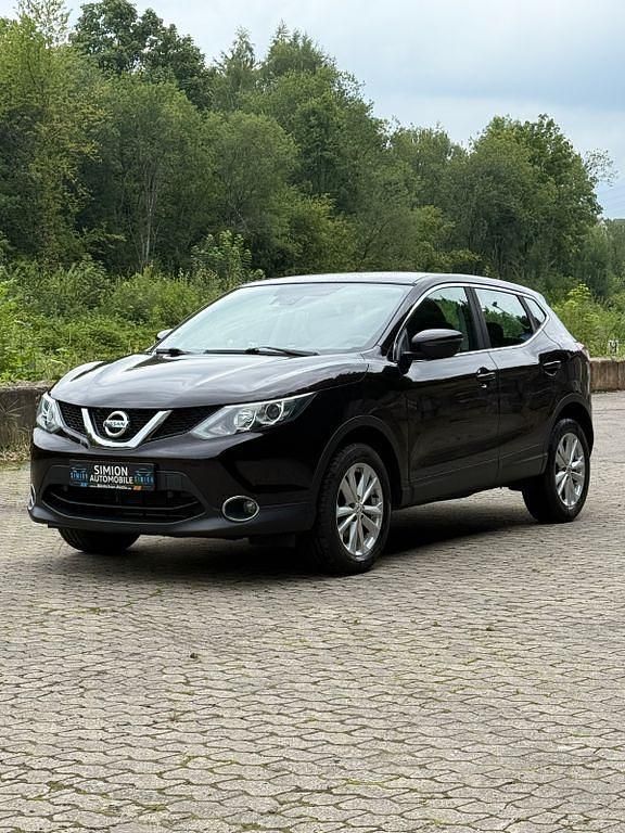 Night shade (m) Gebraucht 2017 Nissan Qashqai Acenta SUV | 11.970 € (Fairer Preis) - Bild 1/2