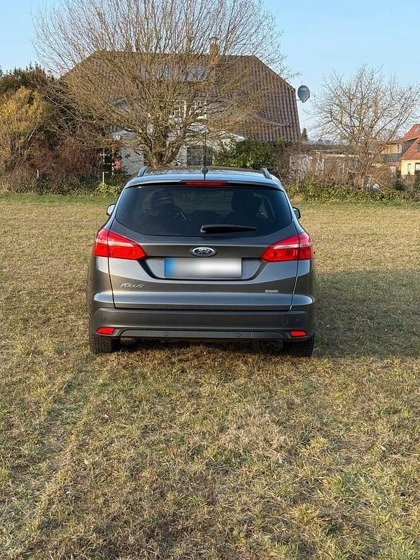 Gebraucht Ford Focus 125 PS (91 kW) 2017 Grau Kombi