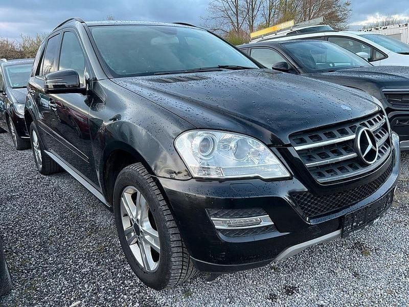Gebraucht Mercedes ML300 204 PS (150 kW) 2011 Schwarz  unilack SUV
