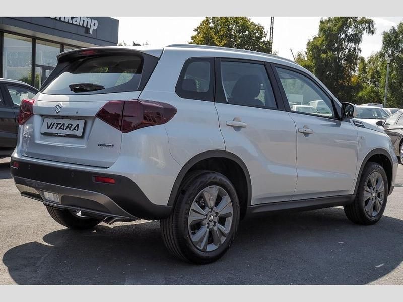 Neu Suzuki Vitara Club 129 PS (94 kW) 2026 Silber SUV