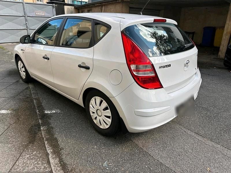 Gebraucht Hyundai i30 109 PS (80 kW) 2010 Limousine