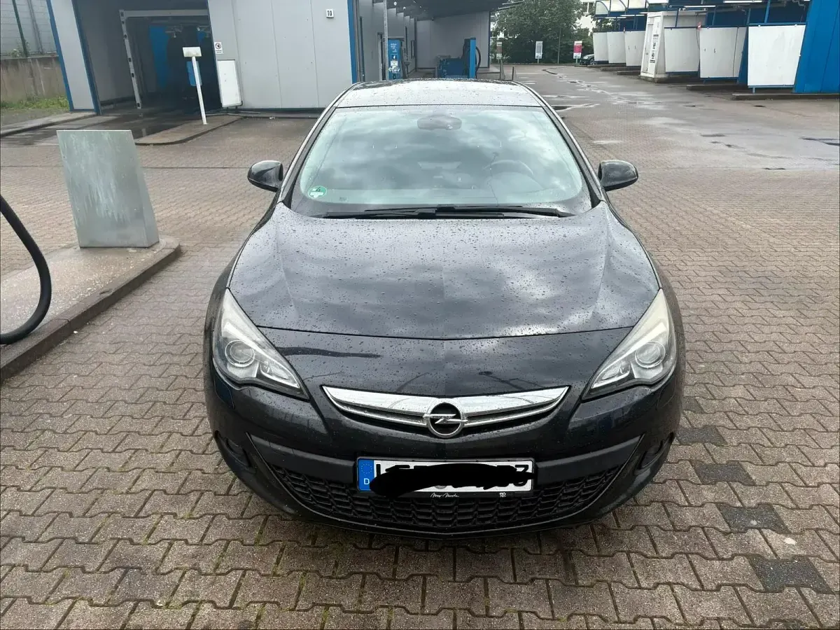Gebraucht Opel Astra GTC Edition 101 PS (74 kW) 2012 Schwarz Coupé