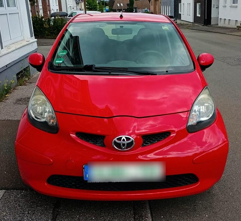 Rot Gebraucht 2008 Toyota Aygo Kleinwagen | 999 € (Superpreis) - Bild 1/4