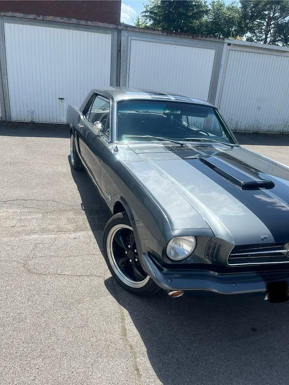 Grau Gebraucht 1965 Ford Mustang | 32.500 € - Bild 1/4