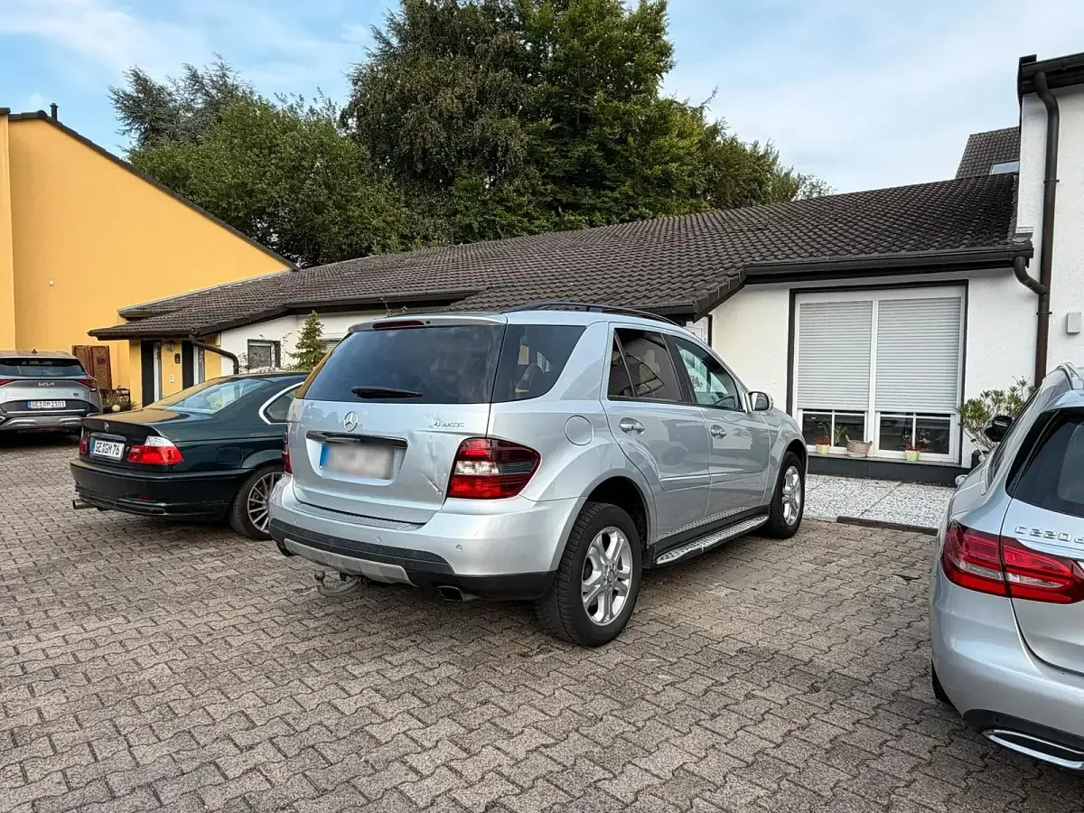 Gebraucht Mercedes ML420 306 PS (225 kW) 2009 Silber SUV