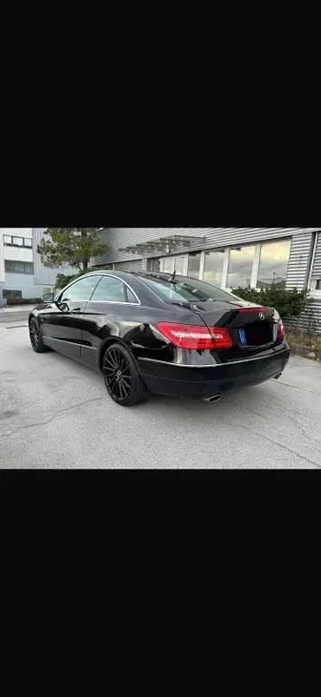 Gebraucht Mercedes E350 Elegance 306 PS (225 kW) 2011 Schwarz Coupé