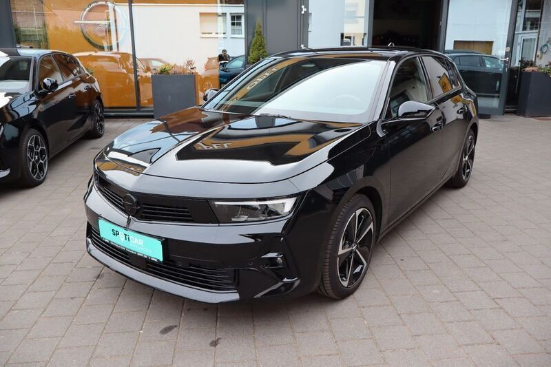 Karbon schwarz (metallic) Gebraucht 2024 Opel Astra Limousine | 24.990 € (Fairer Preis) - Bild 1/4