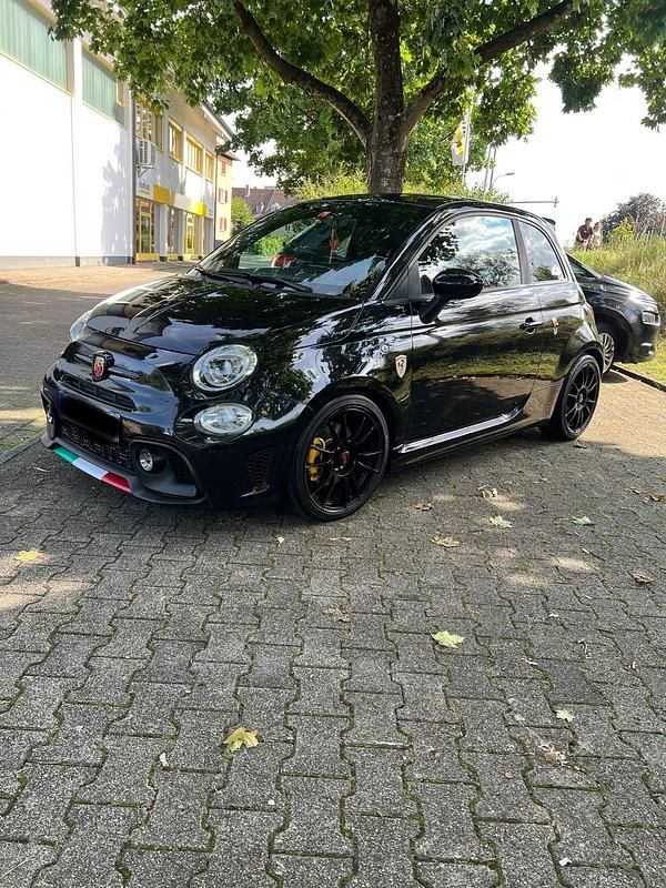 Schwarz Gebraucht 2016 Abarth 500 Kleinwagen | 15.500 € (Teuer) - Bild 1/4
