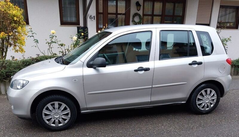 Silber Gebraucht 2005 Mazda 2 Limousine | 3.000 € (Fairer Preis) - Bild 1/2