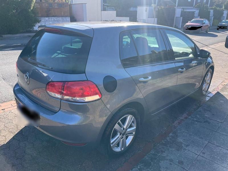 Gebraucht VW Golf VII Trendline 105 PS (77 kW) 2012 Grau Limousine