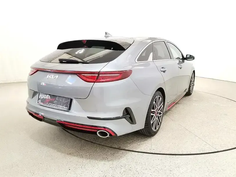 Gebraucht Kia ProCeed GT 204 PS (150 kW) 2021 Lunarsilber met. Kleinwagen