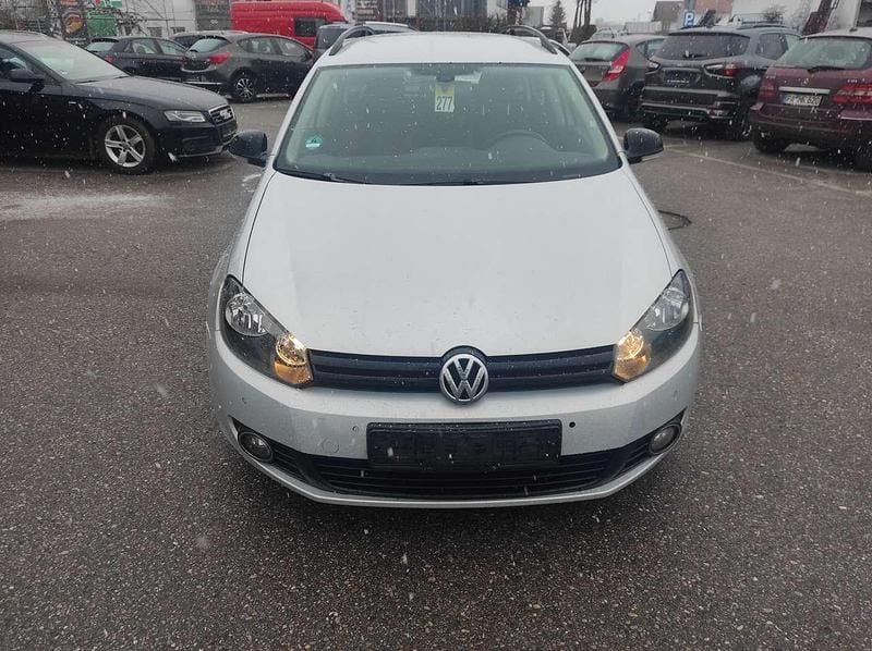 Gebraucht VW Golf VII Match 105 PS (77 kW) 2012 Frostsilber metallic Kombi