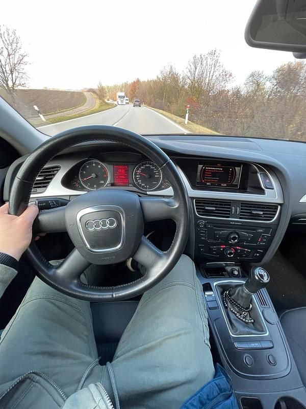 Gebraucht Audi A4 Comfort 160 PS (117 kW) 2008 Schwarz Limousine