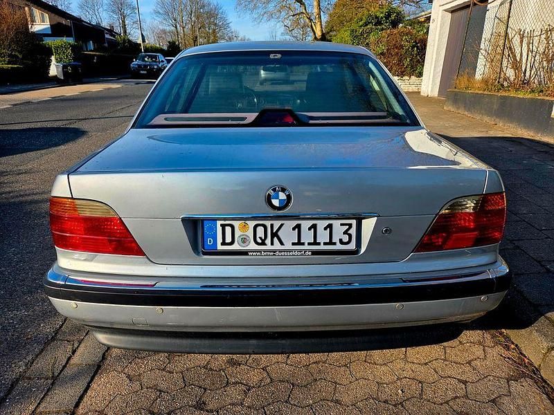 Gebraucht BMW 728 193 PS (141 kW) 1996 Silber Limousine