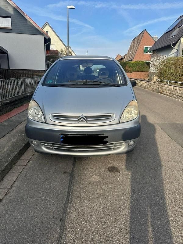 Grau Gebraucht 2002 Citroën Grand C4 Picasso Van / Kleinbus | 550 € - Bild 1/4