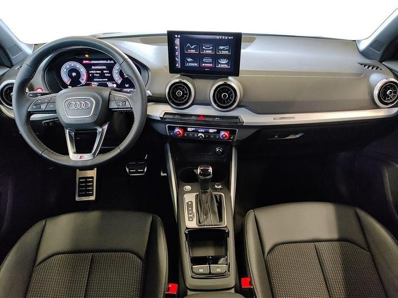 Gebraucht Audi Q2 S-Line 150 PS (110 kW) 2025 Daytonagrau perleffekt SUV