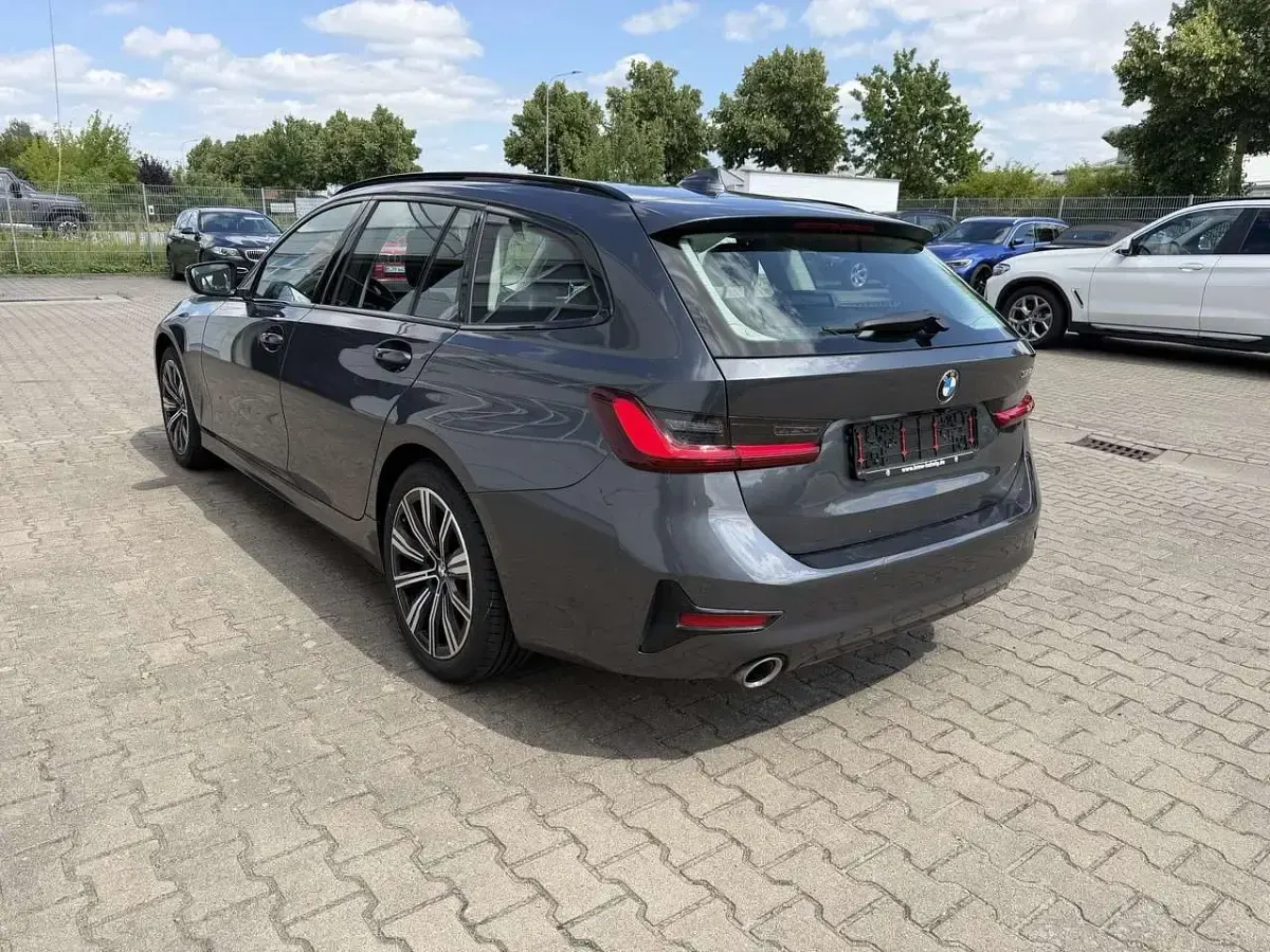 Gebraucht BMW 320 Sport Line 190 PS (139 kW) 2022 Mineralgrau Kombi