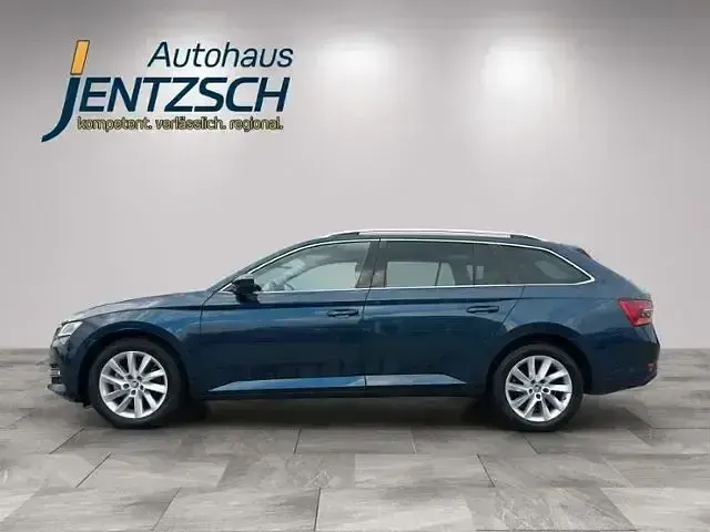 Gebraucht Skoda Superb Style 200 PS (147 kW) 2022 Blau Kombi