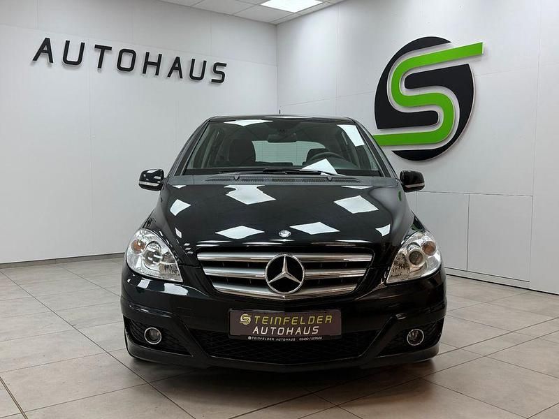 Gebraucht Mercedes B180 109 PS (80 kW) 2008 Schwarz Van / Kleinbus