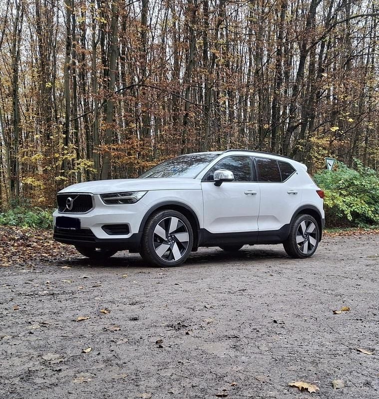 Weiß Gebraucht 2019 Volvo XC40 SUV | 19.300 € (Guter Preis) - Bild 1/4