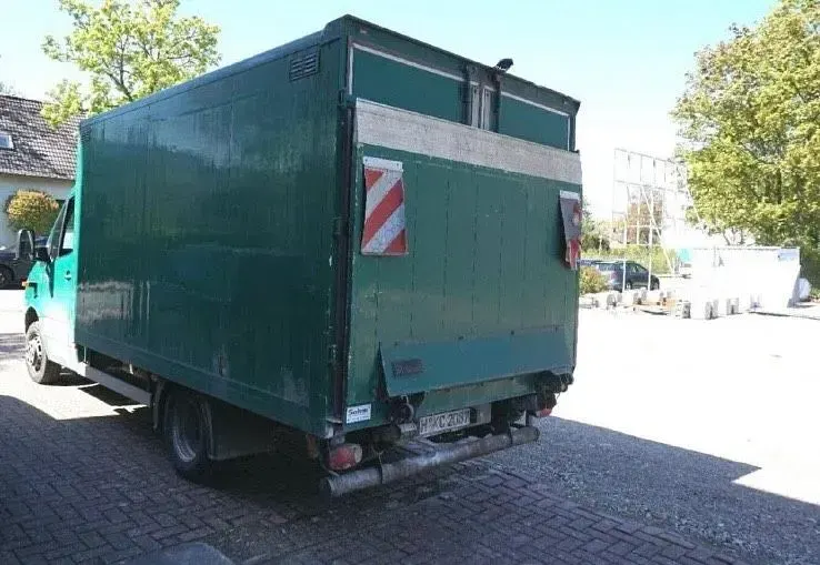 Używany Mercedes Sprinter 129 KM (94 kW) 2011 Zielony