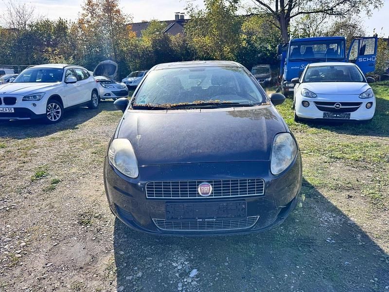 Schwarz Gebraucht 2009 Fiat Grande Punto Dynamic Kleinwagen | 300 € (Superpreis) - Bild 1/4