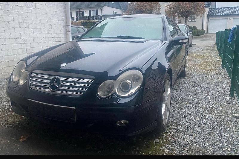 Gebraucht Mercedes C180 143 PS (105 kW) 2007 Blau Coupé