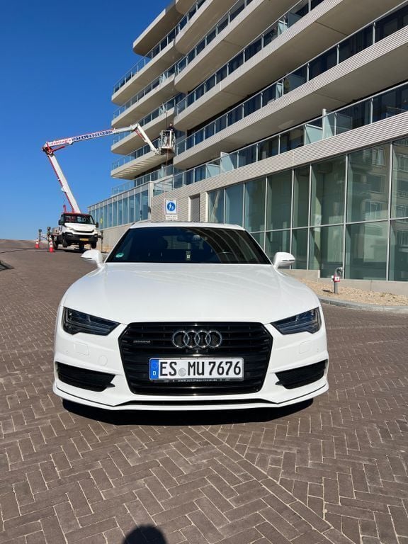 Weiß Gebraucht 2015 Audi A7 Sportback Ambiente Kleinwagen | 20.590 € (Superpreis) - Bild 1/4