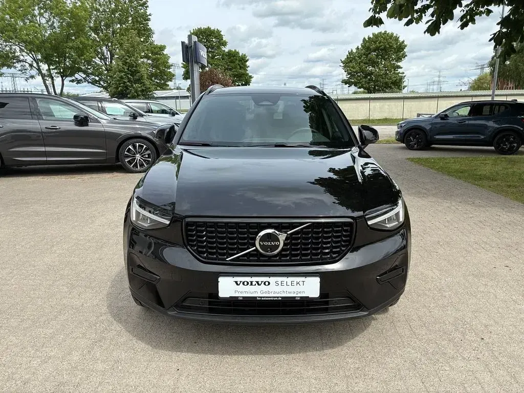 Gebraucht Volvo XC40 Plus 163 PS (119 kW) 2025 Schwarz SUV