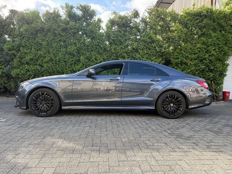 Grau Gebraucht 2017 Mercedes CLS400 Coupé | 21.000 € - Bild 1/4