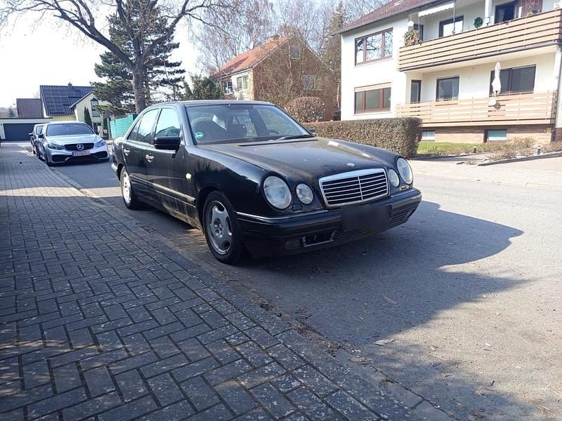 Gebraucht Mercedes E200 136 PS (100 kW) 1999 Limousine