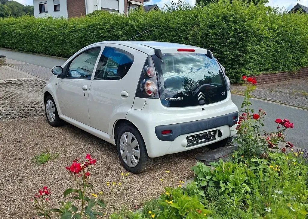 Gebraucht Citroën C1 Style 68 PS (50 kW) 2011 Weiß Kleinwagen