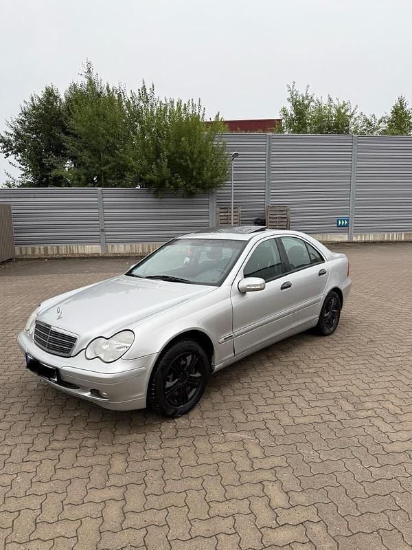 Silber Gebraucht 2002 Mercedes C180 Limousine | 1.999 € (Fairer Preis) - Bild 1/4