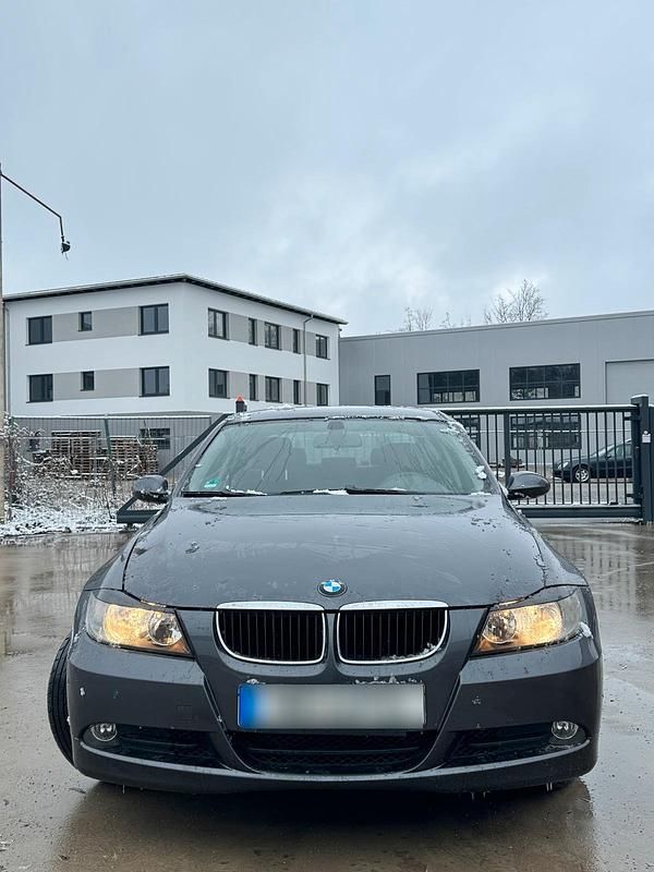 Gebraucht BMW 320 150 PS (110 kW) 2005 Grau Limousine
