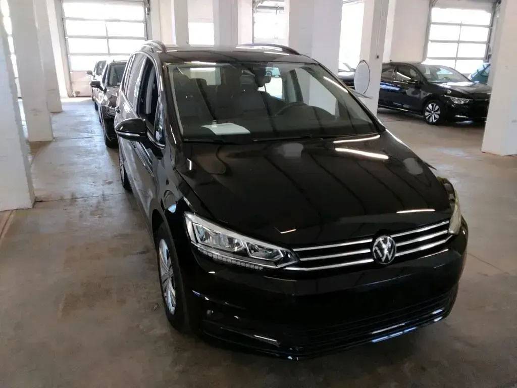 Gebraucht VW Touran Comfortline 150 PS (110 kW) 2024 Schwarz Van / Kleinbus