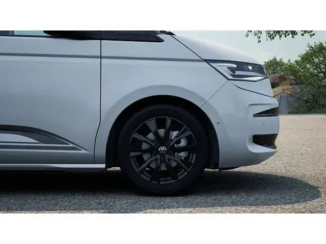 Gebraucht VW Multivan Edition 150 PS (110 kW) 2025 Candyweiß Van / Kleinbus
