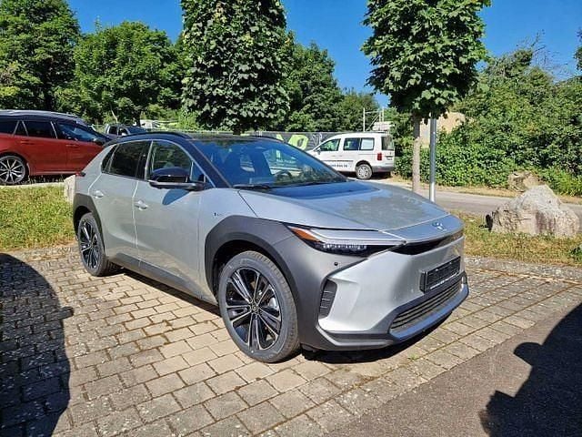 Neu Toyota bZ4X Lounge 160 kW (218 PS) 2025 Cosmicsilber SUV