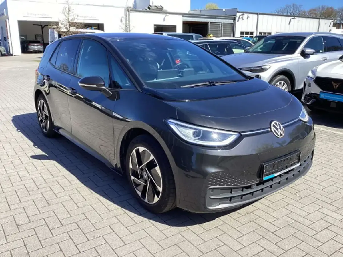 Gebraucht VW ID.3 Pro Performance 150 kW (204 PS) 2022 5v mangangrau metallic Kleinwagen
