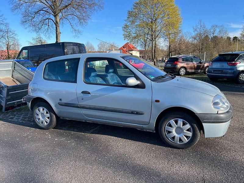 Gebraucht Renault Clio II 58 PS (42 kW) 2000 Grau Kleinwagen