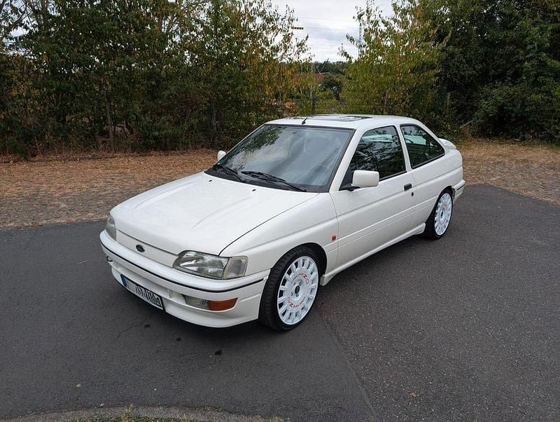 Weiß Gebraucht 1991 Ford Escort RS Limousine | 21.750 € - Bild 1/4