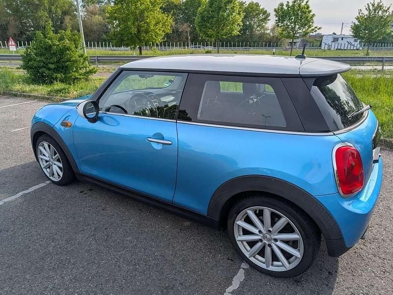Second-hand Mini Cooper 136 CP (100 kW) 2016 Albastru Hatchback