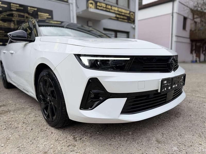 Gebraucht Opel Astra GS Line 131 PS (96 kW) 2023 Jade weiss/arktis weiss Kleinwagen