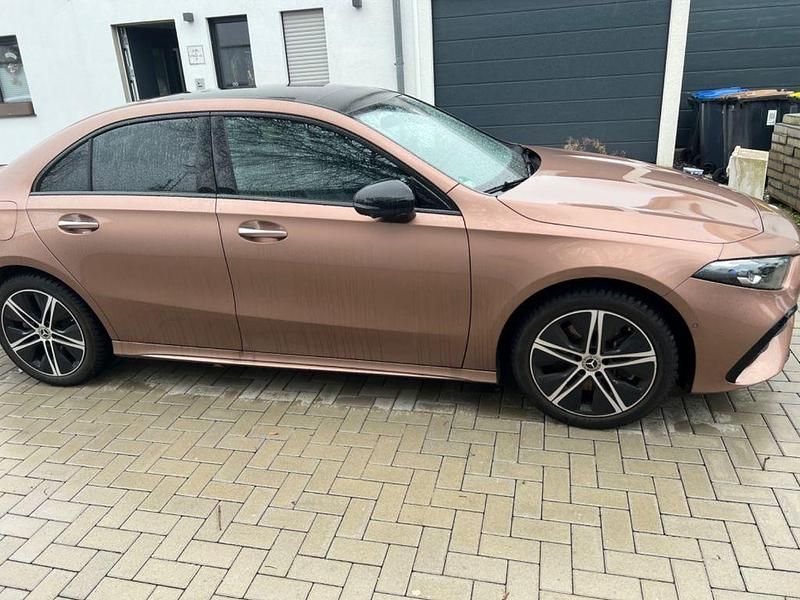 Gebraucht Mercedes A250 Advanced 218 PS (160 kW) 2023 Gold Limousine