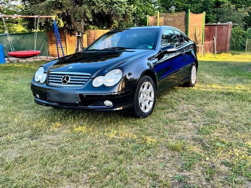 Schwarz Gebraucht 2003 Mercedes C180 Coupé | 2.000 € - Bild 1/4